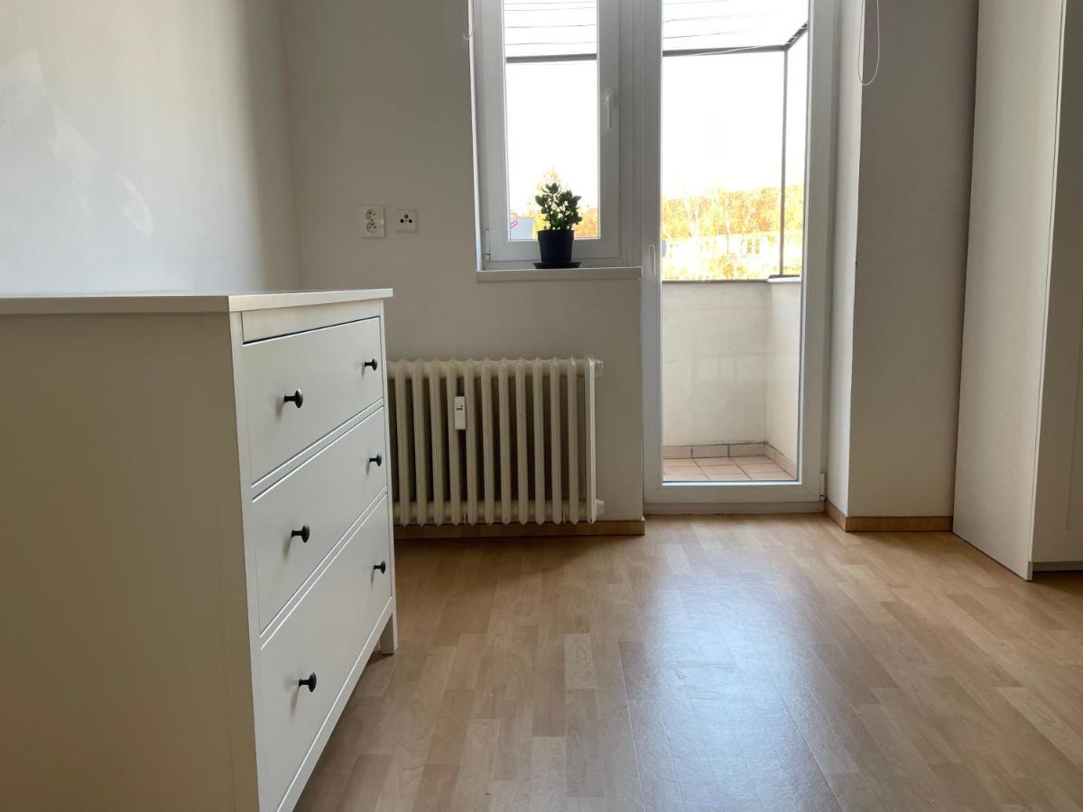 Cozy Apartment Near The City Center Hradec Kralove Bagian luar foto