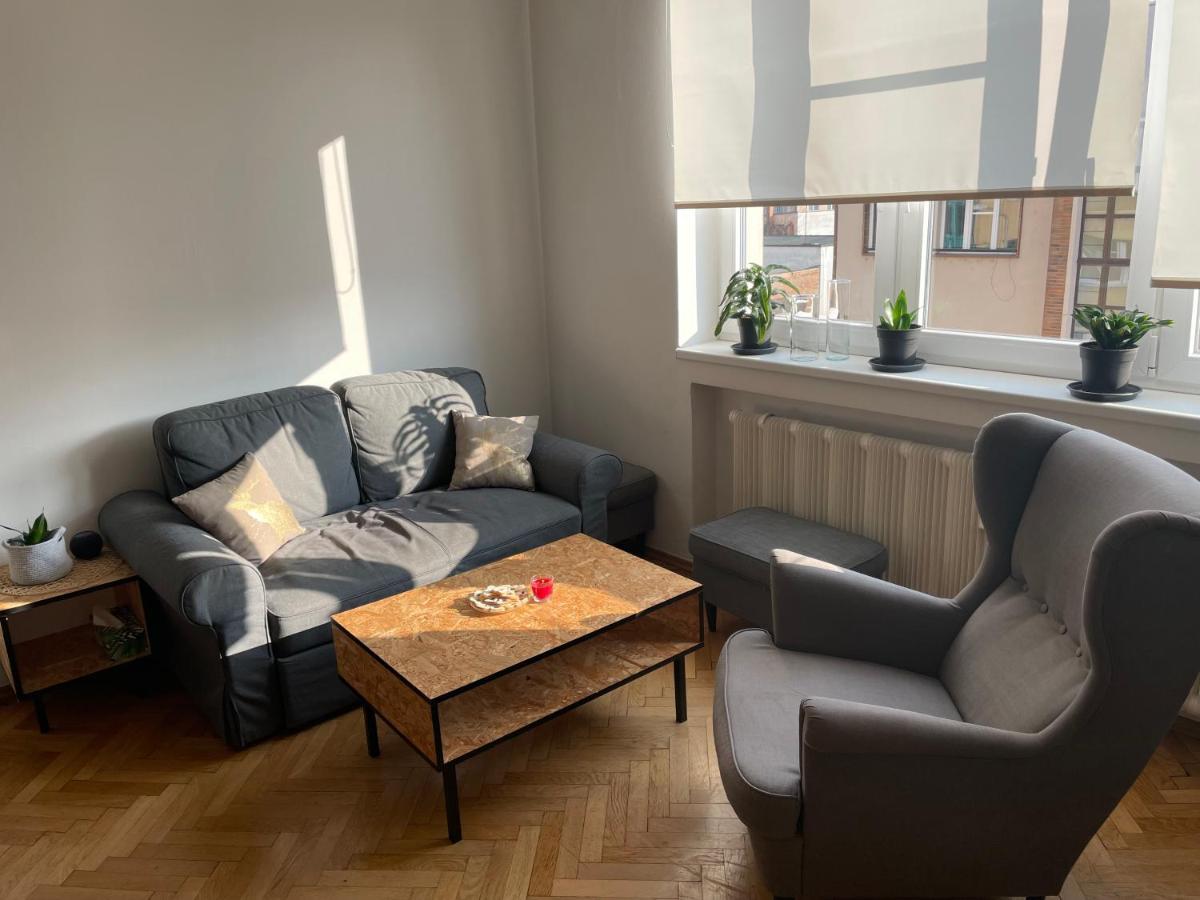 Cozy Apartment Near The City Center Hradec Kralove Bagian luar foto